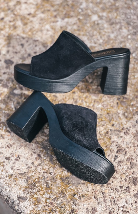 Black HERA mules