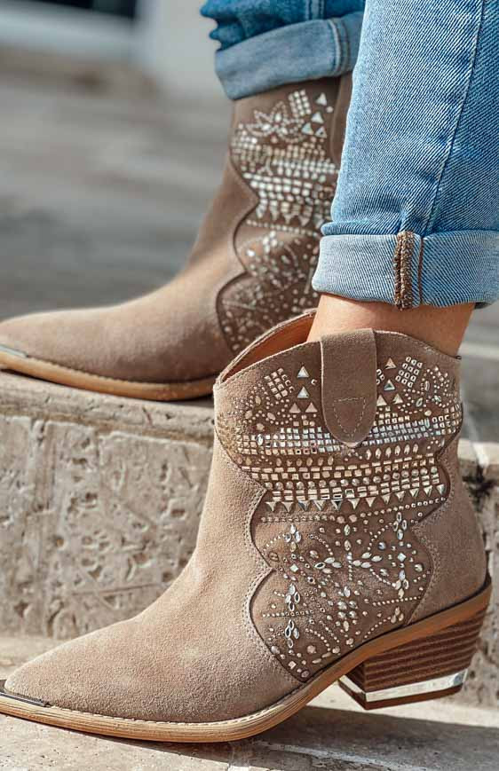 Beige CHEYENNE ankle boots