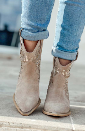 Beige CHEYENNE ankle boots