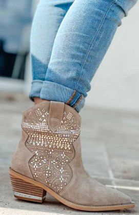 Beige CHEYENNE ankle boots