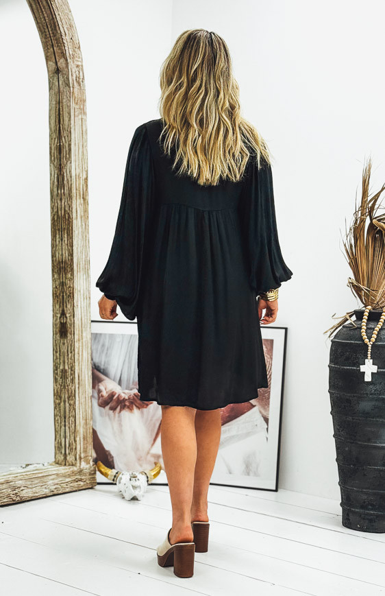 Black CLEA short dress