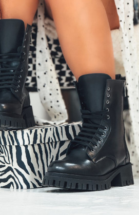 Black HOUSTON boots