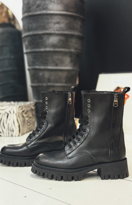 Black HOUSTON boots