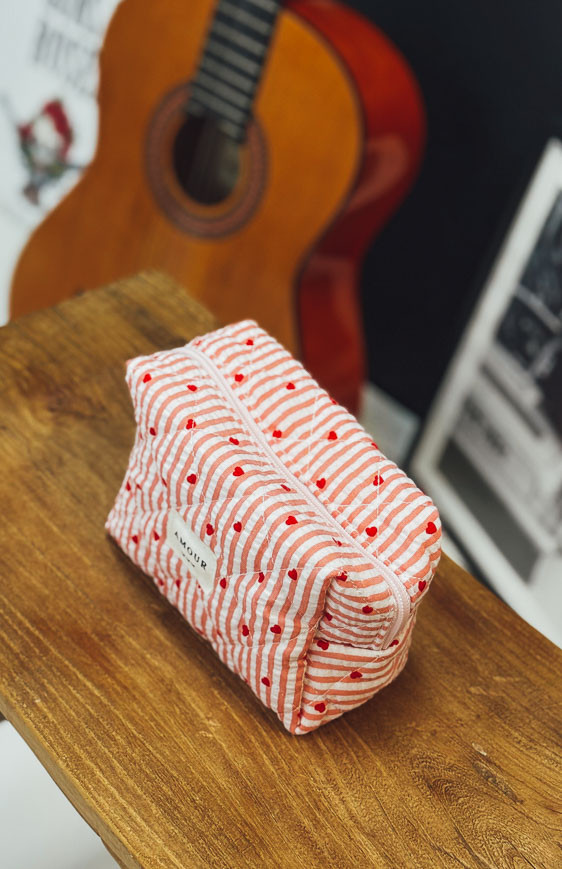 Pochette BEAUTY coeurs/rose