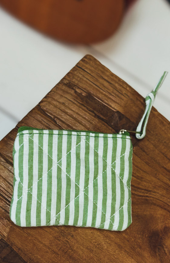 SAXO apple green purse
