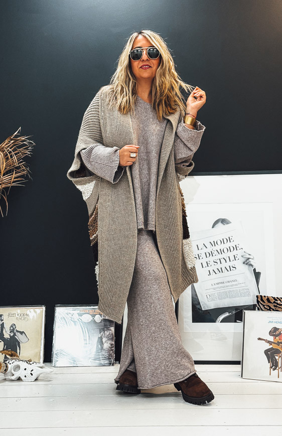 Taupe TOBIAS long cardigan with short sleeves