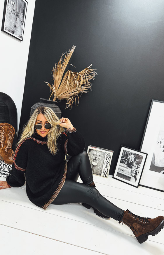 Black JACK leggings