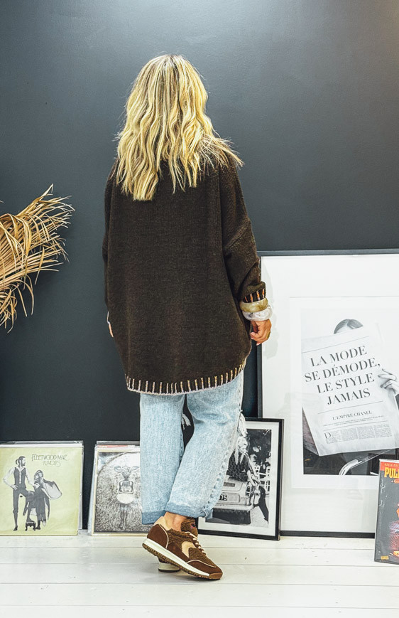 Chocolate COME sweater