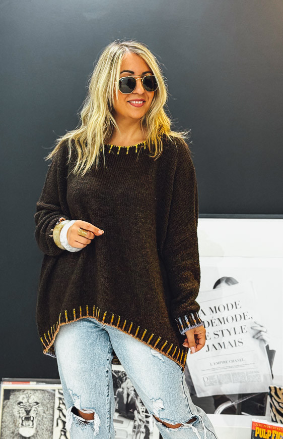 Chocolate COME sweater