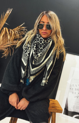 DOMINKA scarf