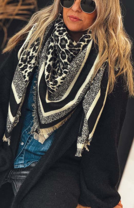 DOMINKA scarf