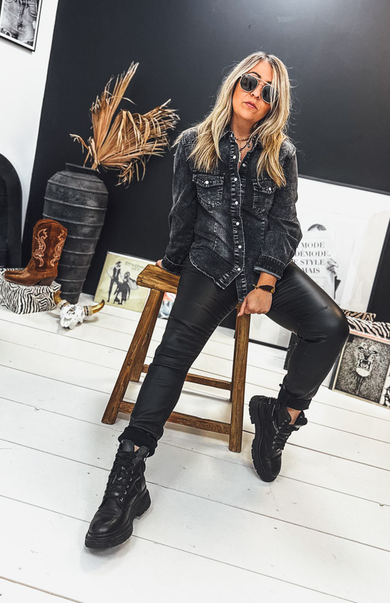 Vintage black SULY shirt