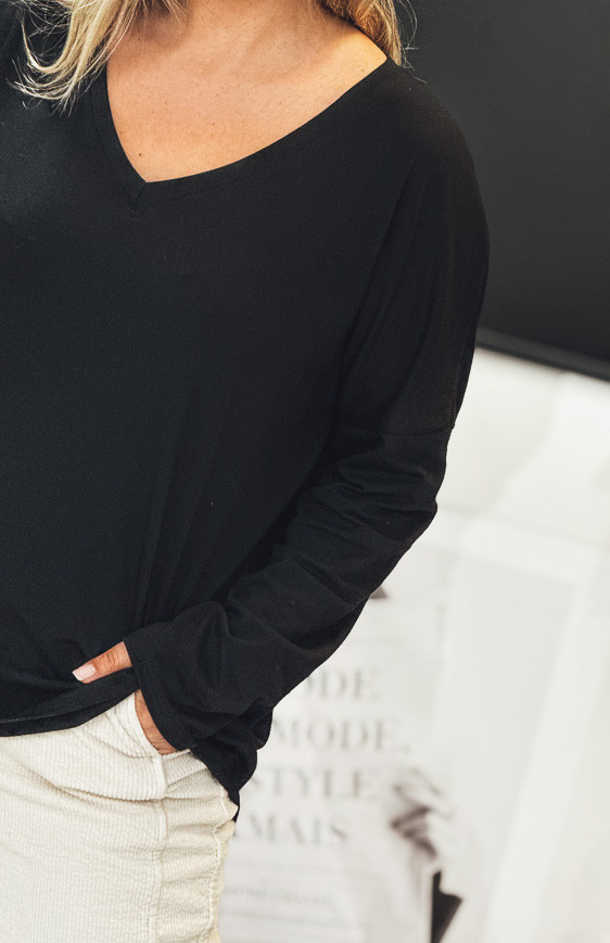 Black CESAR long-sleeved t-shirt