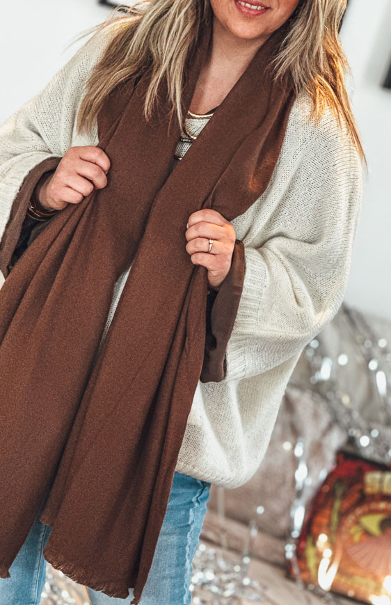 Chocolate GARETT scarf