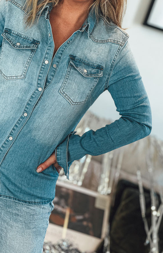 Chemise AZALEE bleue clair vintage