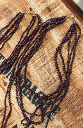 MUSA multiple chocolate necklace