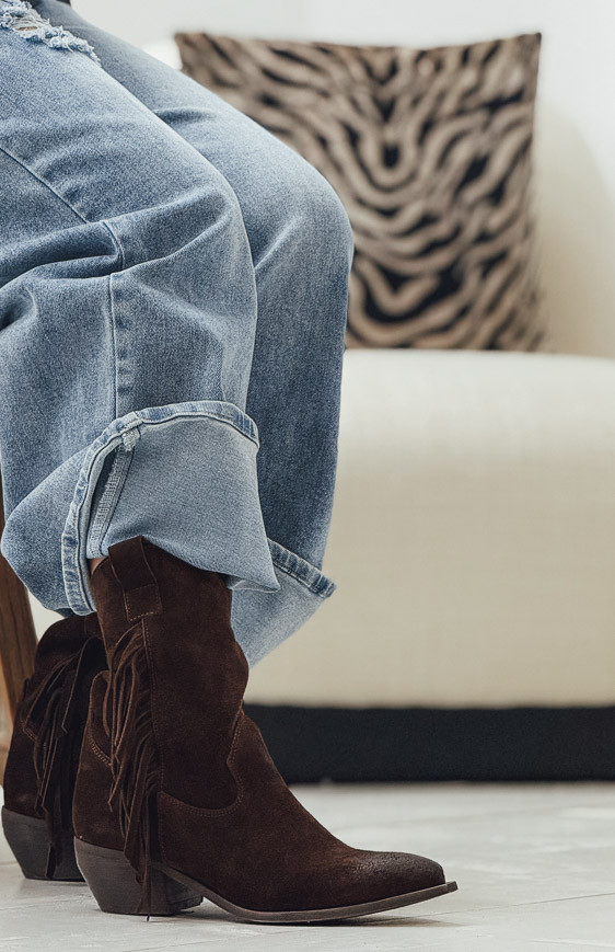 Chocolate DAKOTA ankle boots