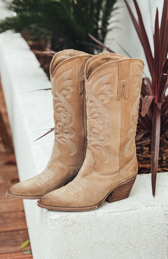 NEVADA beige cowboy boots