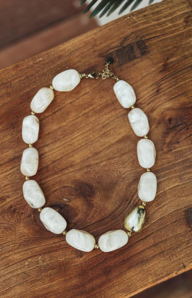 Cream OSIKA necklace